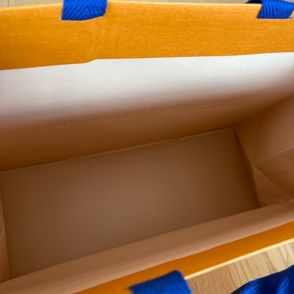 Louis Vuitton Signature Gift Bags - Small and Large - Picture 11 of 11